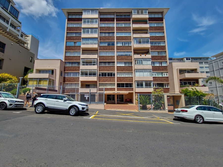 2 Bedroom Property for Sale in Sea Point Western Cape